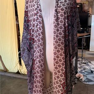 Mauve Women's Cape with Red and Blue Pattern